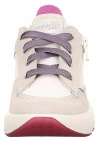 Light grey sneaker with purple laces and a pink heel. Features a smooth leather and suede combination, and a side zipper for easy wear.