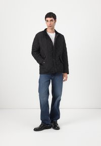 Barbour CHELSEA QUILTED JACKET - Könnyű dzseki - black