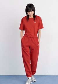 Jordan PANT - Trainingsbroek - dune red