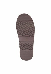 Suela de zapato de goma marrón con un patrón de relieve en zigzag y secciones texturizadas; presenta un perfil plano y una punta redondeada.