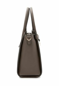 Sac à main synthétique marron à la forme effilée, avec deux poignées, des accents en métal doré et une surface lisse.