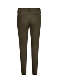 Tmavozelené nohavice so zúženým strihom, dvoma zadnými vreckami a hladkým, mierne štruktúrovaným materiálom. Obsahujú pútka na opasok a decentné logo.