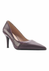 Scarpa con tacco alto a punta viola, con una parte anteriore in pelle liscia e un tacco in stampa serpente testurizzata, caratterizzata da un sottile tacco a stiletto e una suola nera.