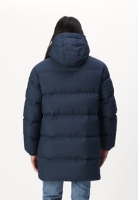 Tommy Jeans ESSENTIAL - Abrigo de plumas - dark night navy