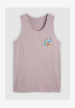 Šviesiai violetinė medvilninė pusiau ilgomis rankovėmis marškinėliai su spalvinga grafika, kurioje yra užrašas "Levi's" ir bangos dizainas kairėje krūtinės pusėje. Paprastas, nepuošnus apvadas.