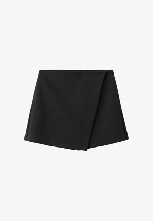 Minifalda cruzada asimétrica negra con líneas limpias y sin patrones ni adornos visibles.