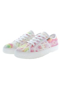 Tennarit monivärisellä pastellivärisellä tie-dye-kuviolla, jossa on vaaleanpunaista, keltaista ja vihreää. Valkoinen kumipohja ja nauhat, joissa on pieni sateenkaariyksityiskohta.