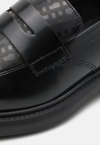 BOSS LARRY - Zapatos sin cordones - black