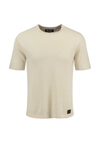 Camiseta de rayas beige hecha de tela suave, con cuello redondo, mangas cortas y un pequeño parche de logo de cuero marrón en el dobladillo.