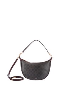 Brązowa torba o wzorze w kratkę z zaokrąglonym górnym brzegiem, skórzanymi akcentami, złotym okuciem oraz odpinanym paskiem na ramię. Logo widoczne z przodu.