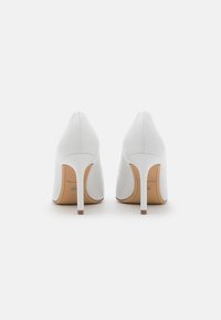 Tamaris High Heel Pumps - white