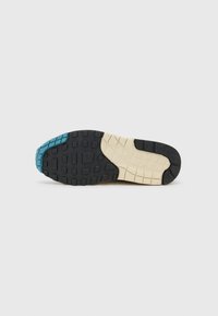 Thumbnail Image 5