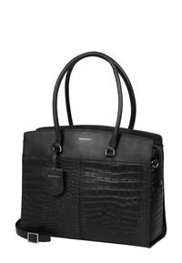 Borsa a mano in pelle nera con una texture a motivo coccodrillo, dotata di manici doppi, un'etichetta rimovibile e una chiusura con zip.
