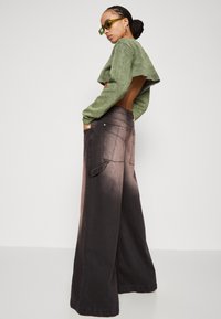 The Ragged Priest SWEEPER WIDE LEG - Wide Leg - dirty charcoal wash
