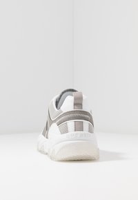 bugatti CEYDA - Sneaker low - white/grey