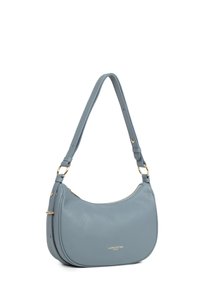 Borsa a tracolla in pelle di un morbido blu con forma curvata, dettagli in oro e una tracolla rimovibile per opzioni di trasporto versatili.