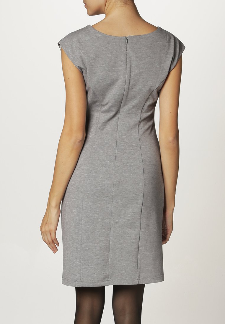 Damen INDIA V NECK DRESS - Etuikleid Damen INDIA V NECK DRESS - Etuikleid