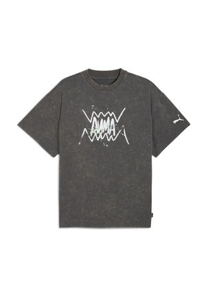 Overdimensioneret, sort bomulds T-shirt med et hvidt og mintgrønt grafiktryk på forsiden, rund halsudskæring og korte ærmer.