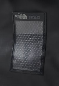The North Face BASE CAMP GEAR BOX L - Kelioninis krepšys - black