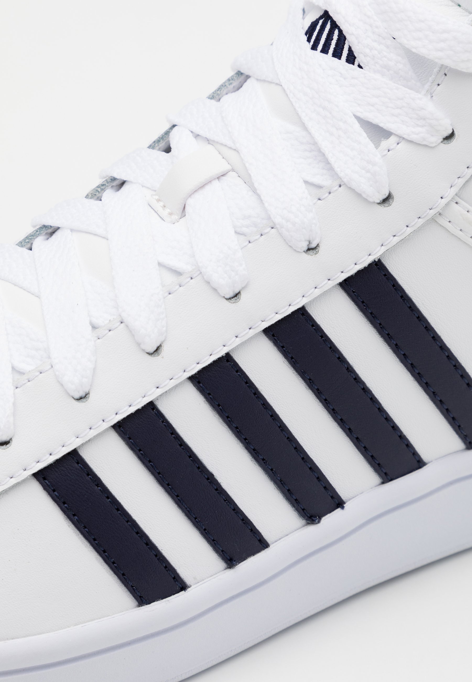 K SWISS COURT WINSTON MID Høye joggesko whitenavy K SWISS COURT WINSTON MID Høye joggesko whitenavy