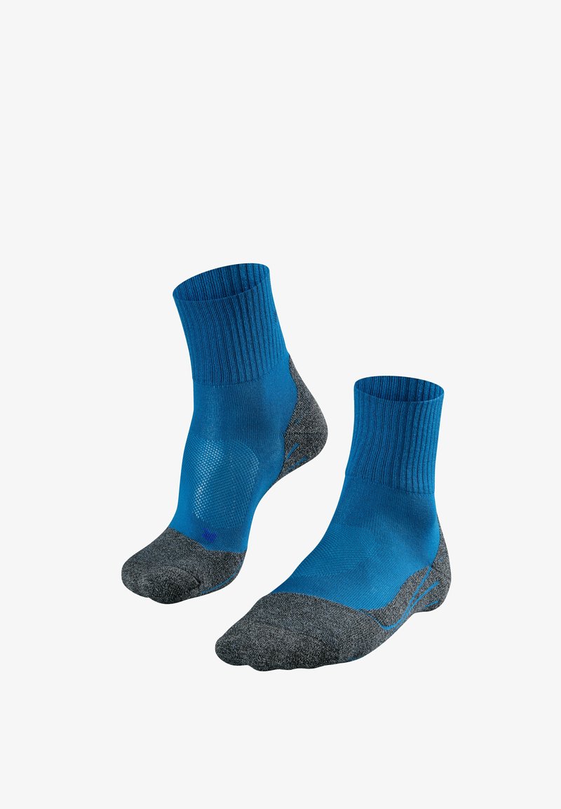 Calcetines deportivos azul y gris con puño acanalado, punta y talón acolchados en gris, y panel de malla para transpirabilidad. Ideales para uso activo.