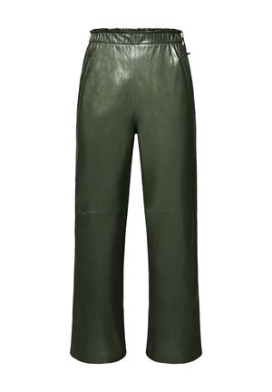 Pantalons en cuir verts avec une coupe décontractée, dotés d'une taille élastique et de coutures visibles. Texture lisse et forme à jambe large.