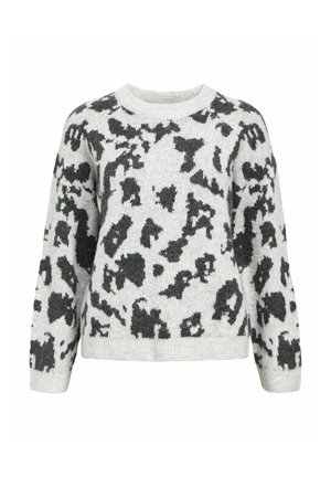 Un pull gris avec un imprimé léopard noir, en tissu tricoté, col rond, manches longues, ourlet côtelé et surface texturée.