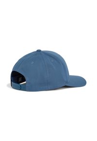 Blå baseballcap med en buet skygge, lavet af stofmateriale, justerbar snapback-lukning og glat tekstur. Har syede sømme og ventilationshuller.