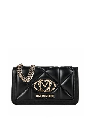 Schwarze gesteppte Lederhandtasche Love Moschino mit goldener Kettenriemen und goldenem Logo-Emblem auf der Vorderklappe.
