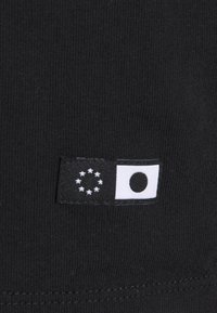 Edwin OVERSIZE BASIC UNISEX - Lihtne T-särk - black