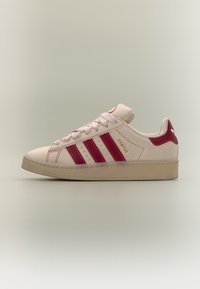 Неизбран, quartz/team victory red/gold coloured