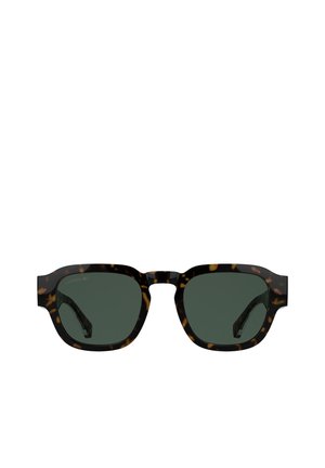 Lunettes de soleil rectangulaires en écaille avec des verres vert foncé et un pont proéminent, présentées sur fond blanc.
