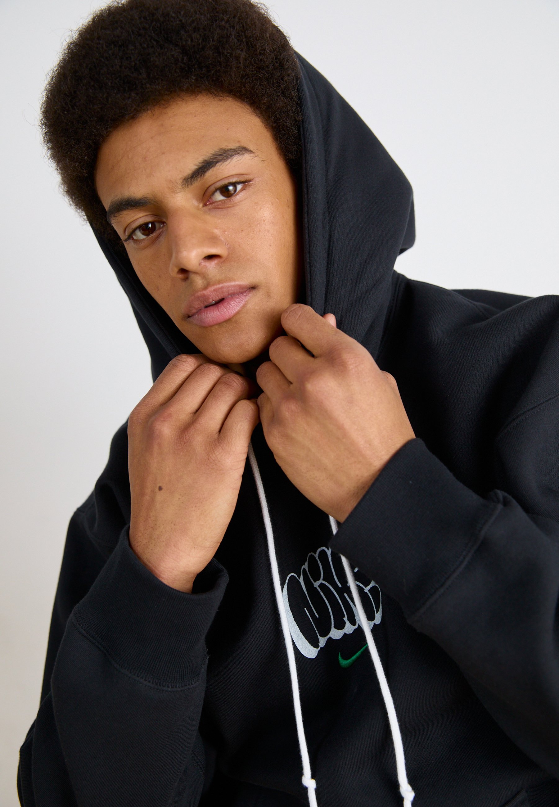 ブリーフィング　新品　Sサイズ クロ　パーカー Nike Sportswear SOLO HOODIE - Sweatshirt - black/malachite