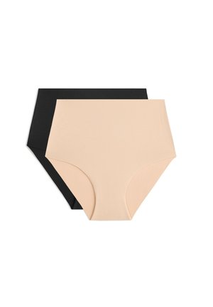 Deux paires de sous-vêtements féminins sans coutures taille haute, un beige et un noir, posées à plat sur un fond blanc.