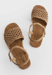 Next FOREVER COMFORT WEAVE - REGULAR FIT - Sandaalit nilkkaremmillä - tan brown