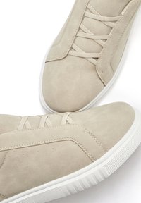 john devin Slipper - beige