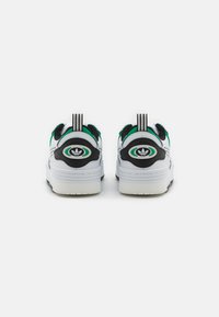 adidas Originals ADI2000 UNISEX - Treniņu apavi - footwear white/green