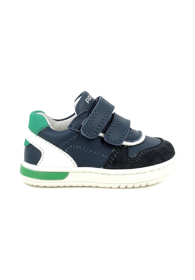 Sneaker per bambini di colore blu navy con due strap in velcro, dettagli bianchi e verdi, texture scamosciata e suola in gomma. Vista laterale.
