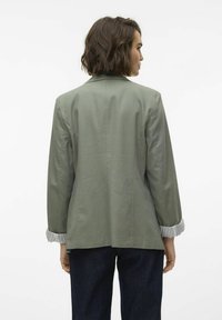 Vero Moda VMLILJA - Bleiser - laurel wreath