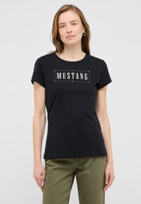 Mustang STYLE LOA - Tričko s potlačou - schwarz