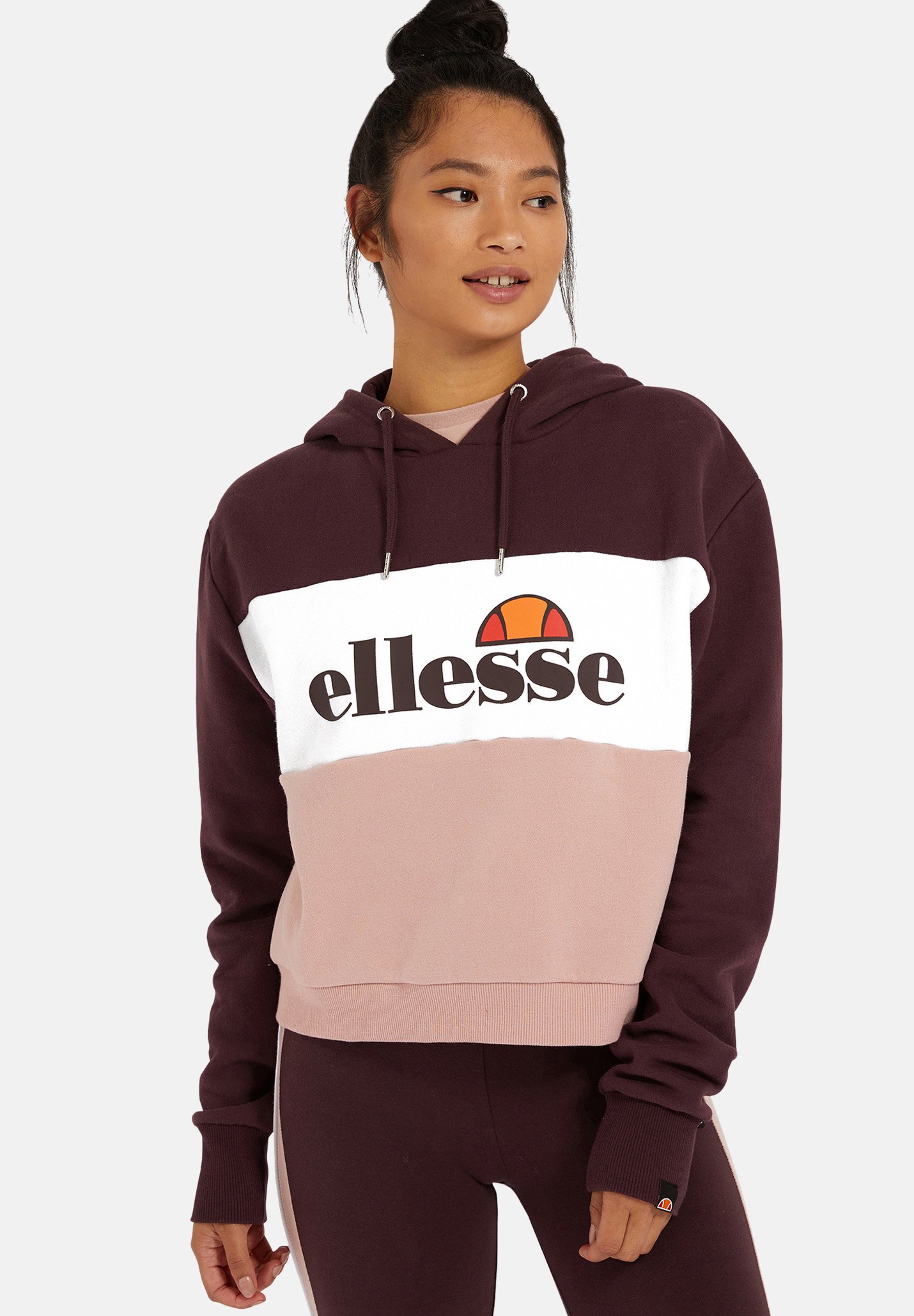 pull ellesse court