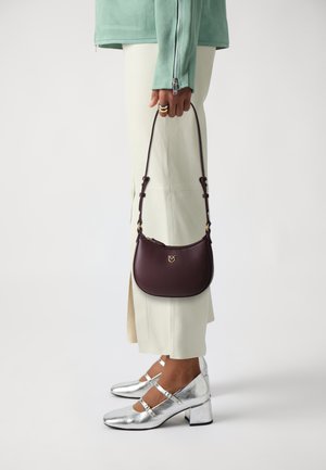 HALF MOON BABY - Handbag - catawba grape/antique gold