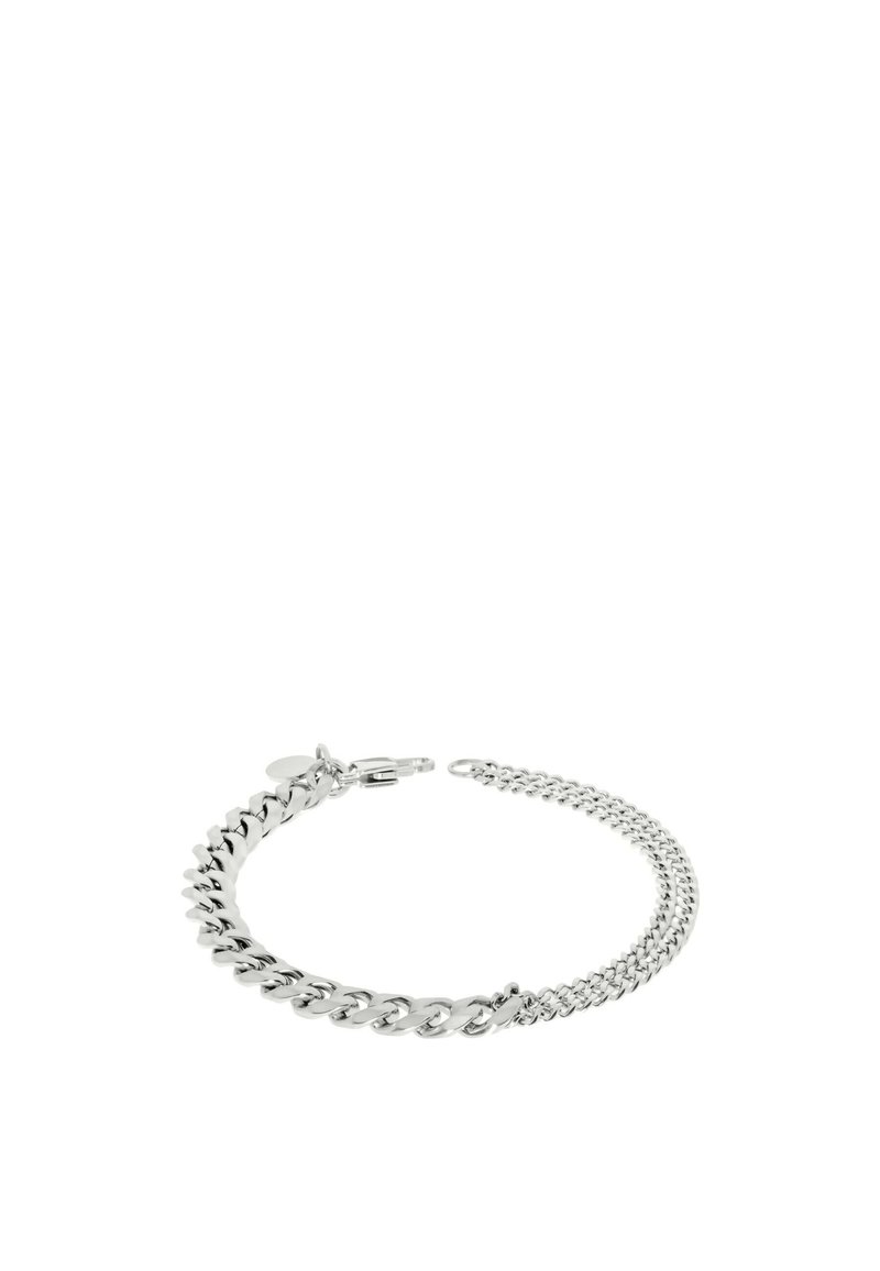 Bracciale in argento con maglie intrecciate, caratterizzato da un design testurizzato e chiusura a gancio. Dallo stile elegante e minimalista.
