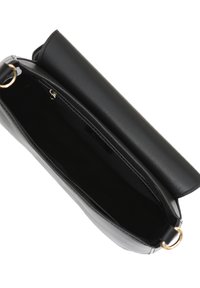 Borsa a mano in pelle nera con una texture liscia, apertura superiore e dettagli in metallo dorato. L'interno presenta una fodera nera e offre ampio spazio di stoccaggio.