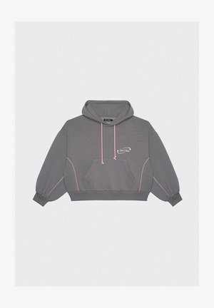 Przycięta szara bluza z kapturem w różowych akcentach, z przednią kieszenią, sznurkami i logo. Miękka struktura i luźny krój.
