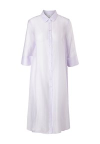Robe violet clair longueur genou avec manches trois-quarts, devant à boutons et col classique, confectionnée en tissu texturé.