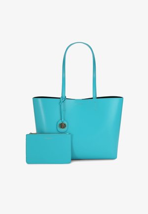 Turquoise leren tote bag met twee handvatten en een afneembare pouch. Soepele textuur, gestructureerde vorm en accenten van goudkleurig beslag.