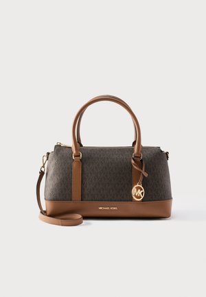 Brun og mørk mønstret Michael Kors håndtaske med to håndtag, aftagelig skulderrem, guldfarvet MK-vedhæng og lynlåslukning.