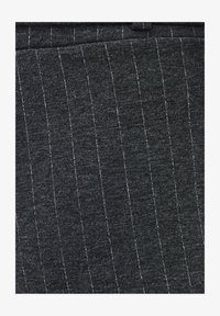 Geselecteerd, anthra melange