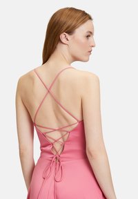 Vera Mont - Suknia balowa